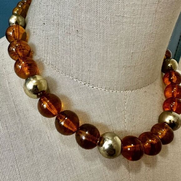 George amber tone and gold tone  beaded necklace - Picture 3 of 8